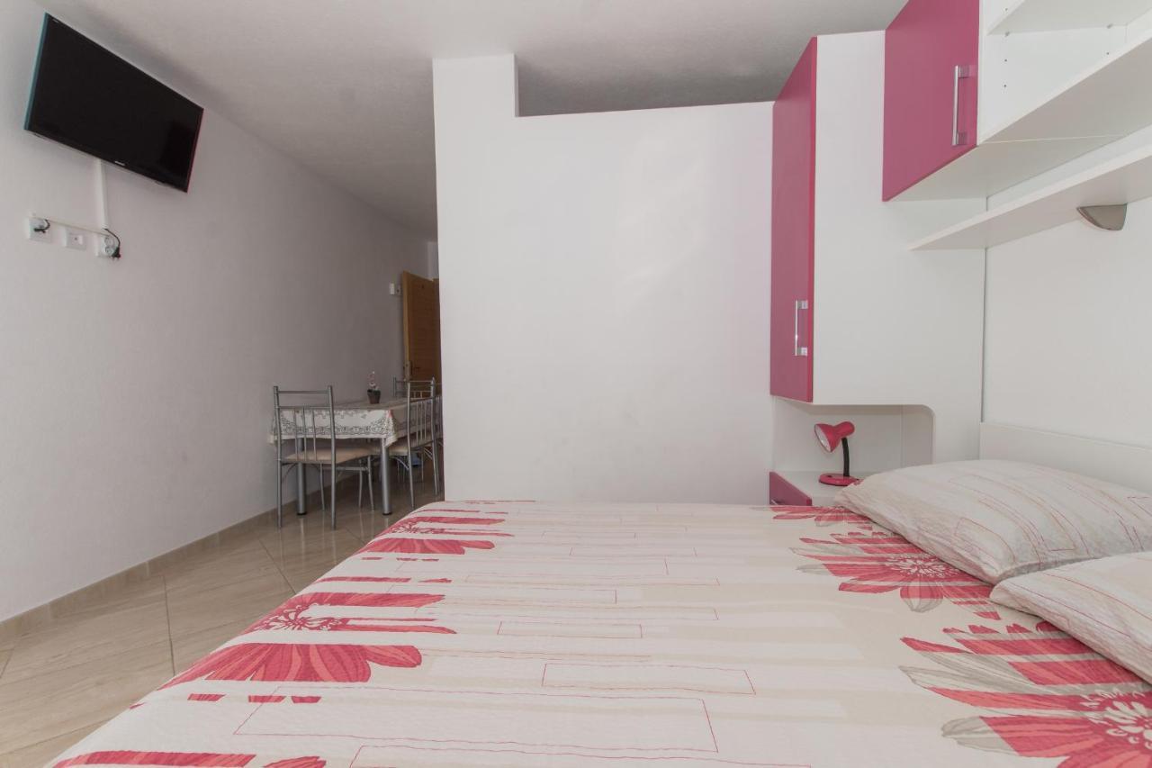 Studio Apartments Zloic In Krvavica Exterior photo