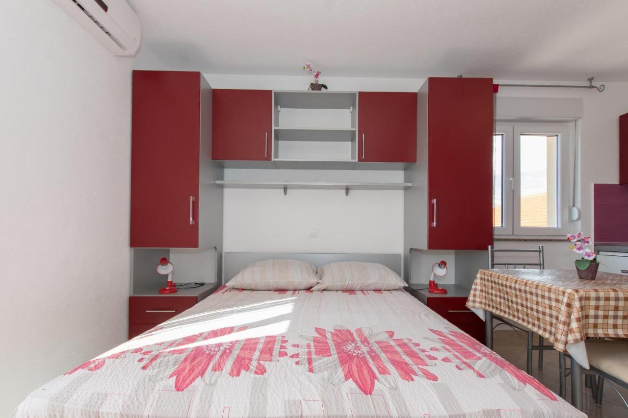 Studio Apartments Zloic In Krvavica Exterior photo