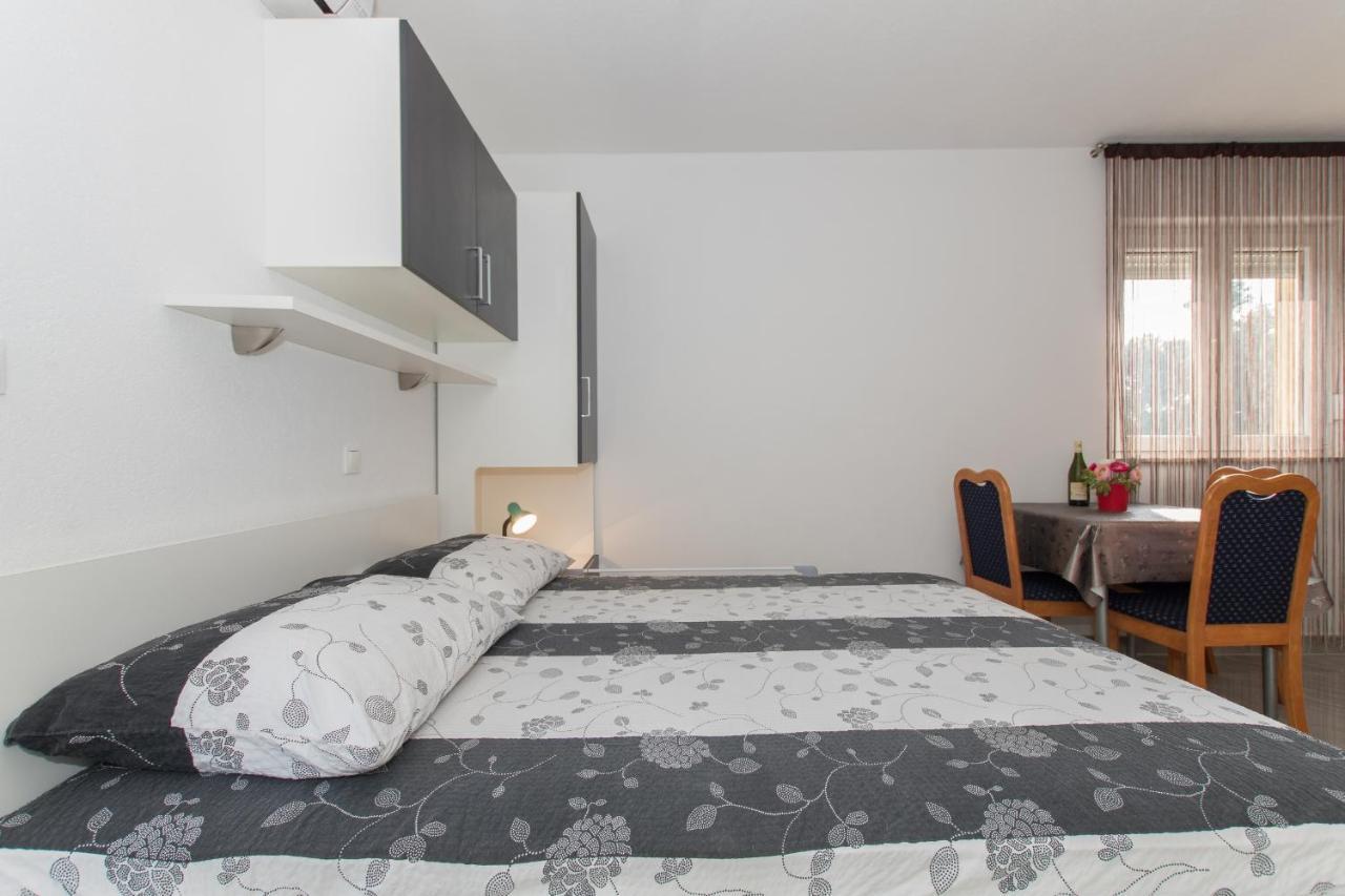 Studio Apartments Zloic In Krvavica Exterior photo