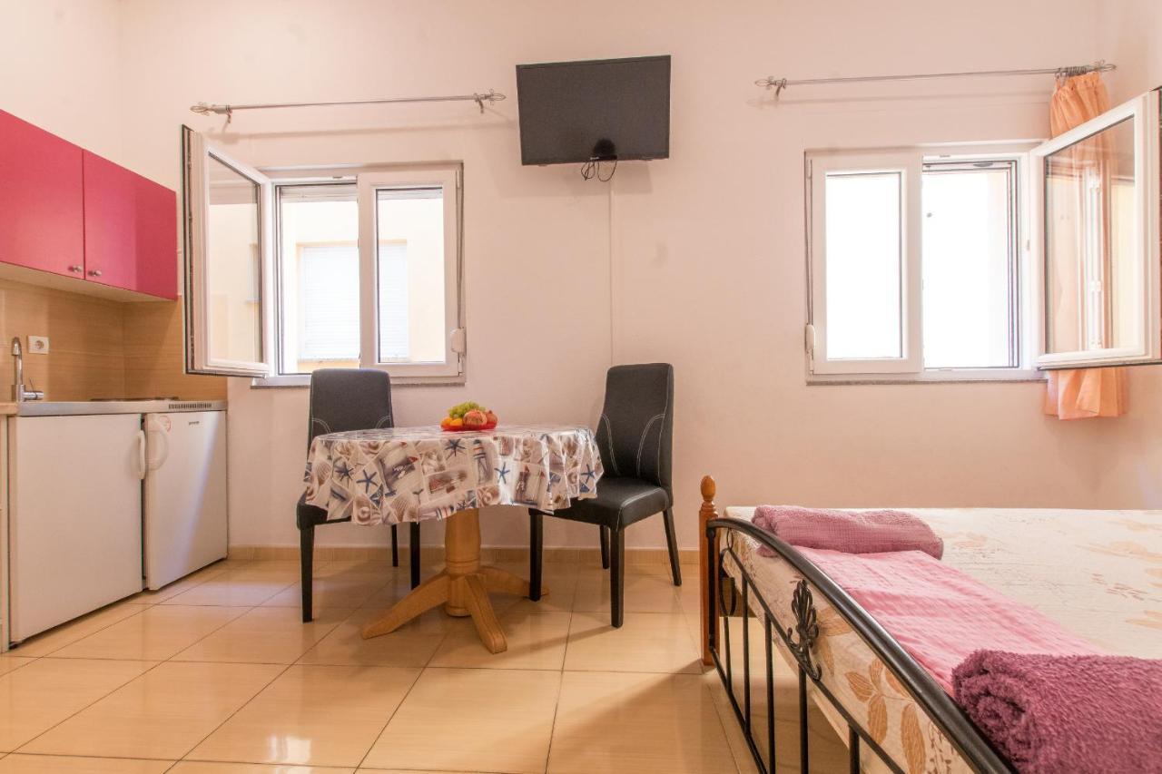 Studio Apartments Zloic In Krvavica Exterior photo
