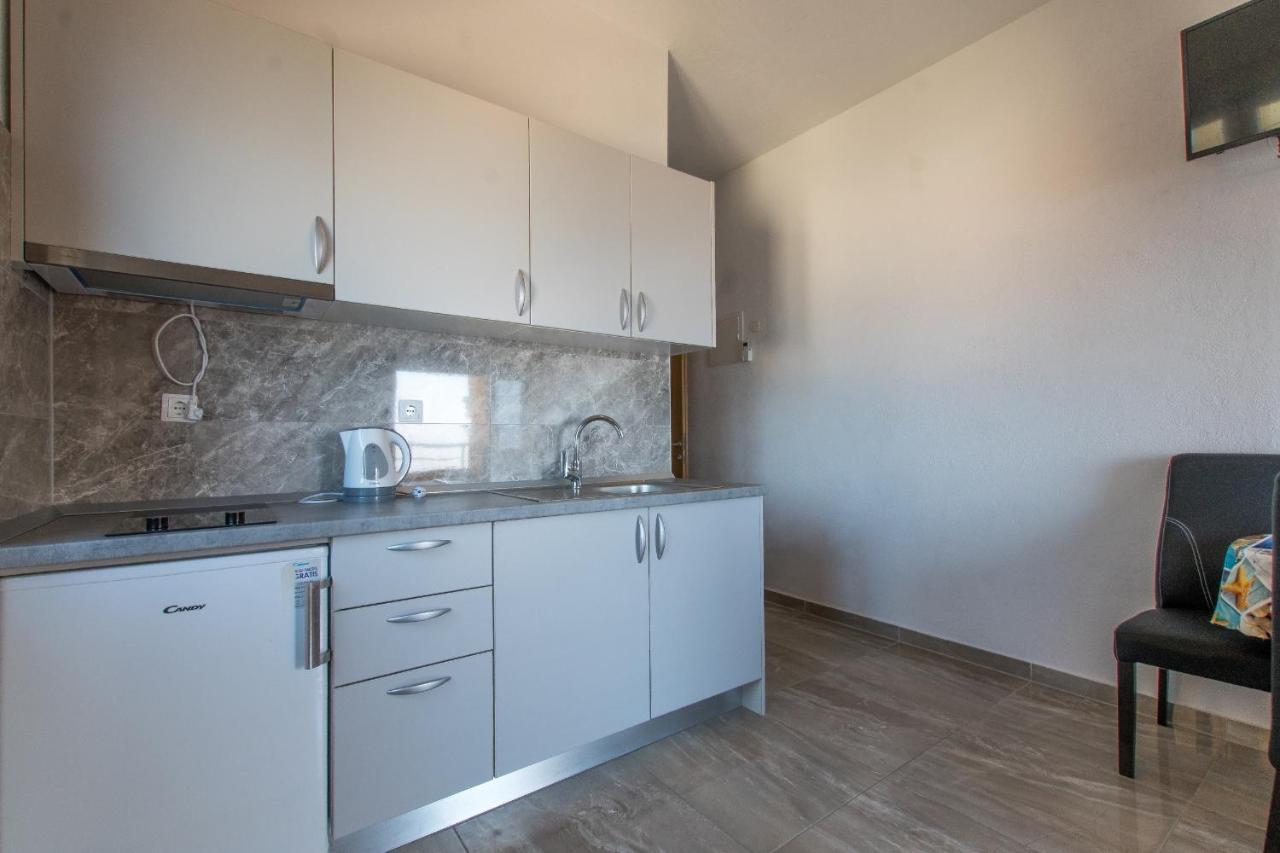 Studio Apartments Zloic In Krvavica Exterior photo