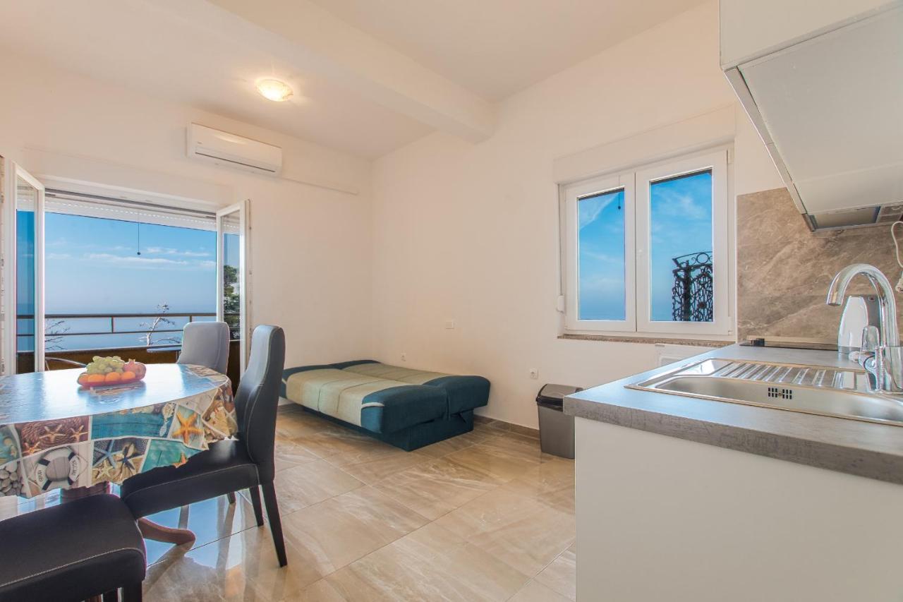 Studio Apartments Zloic In Krvavica Exterior photo