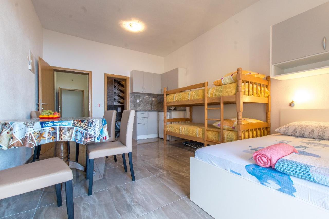 Studio Apartments Zloic In Krvavica Exterior photo